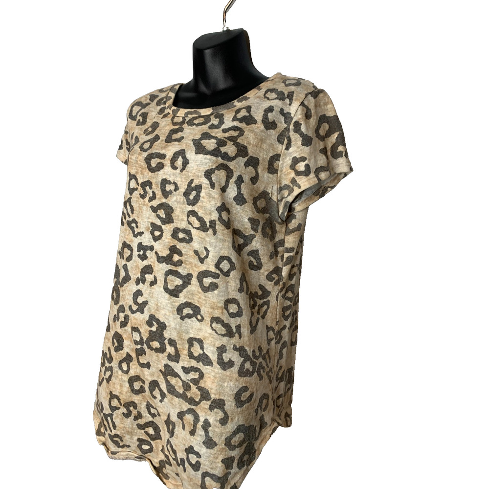 BomBom Leopard Short Sleeve Women's Large Shirt